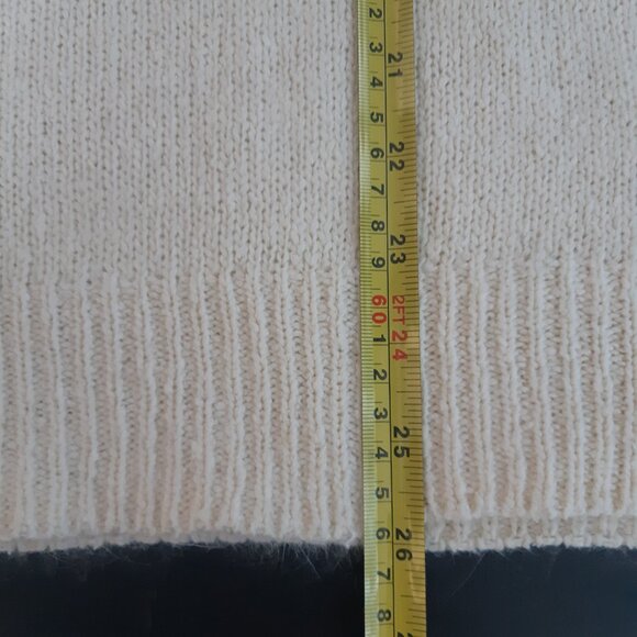 Bay Club SZ M Cream Silk, Angora Rabbit, Nylon & Lambswool Turtleneck Sweater - Picture 9 of 16